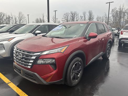 Used 2025 Nissan Rogue SV image 4