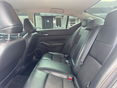 Used 2020 Nissan Altima 2.5 SR FWD image 10