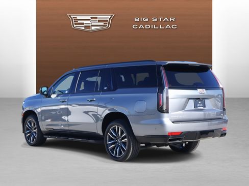 Used 2021 Cadillac Escalade ESV Sport image 3
