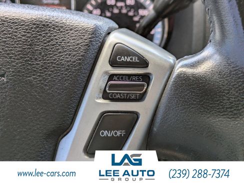 Used 2017 Nissan Titan SV image 20