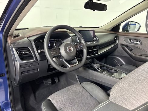 Used 2021 Nissan Rogue SV image 15