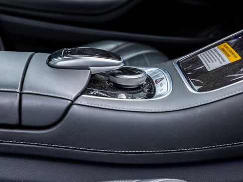 Used 2019 Mercedes-Benz S 560 Sedan image 39