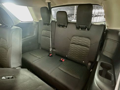 Used 2025 Nissan Pathfinder SV FWD image 28