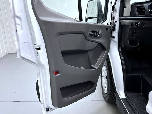 Used 2025 Ford Transit 350 XLT RWD image 9