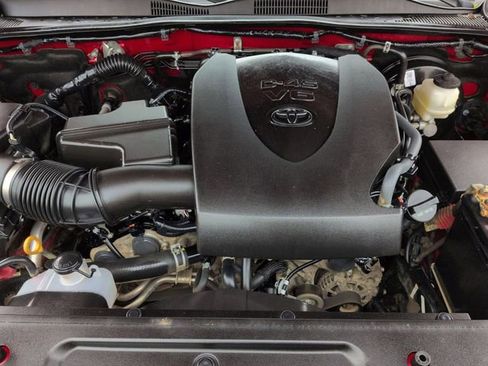 Certified 2022 Toyota Tacoma SR AWD/4WD image 30