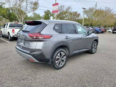 Used 2022 Nissan Rogue SV w/ SV Premium Package image 4