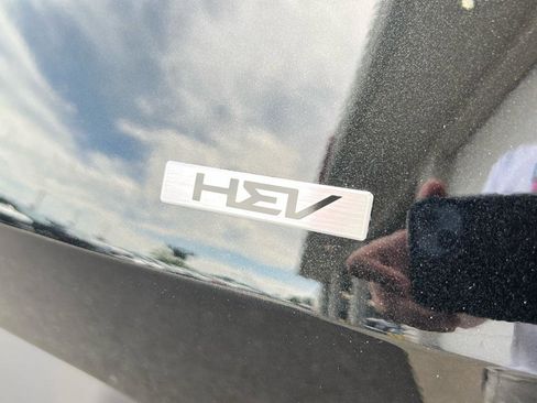 New 2025 Kia Sportage LX image 8