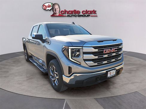 New 2026 GMC Sierra 1500 SLE w/ Preferred Package image 7