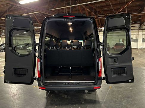 Used 2025 Mercedes-Benz Sprinter 2500 image 17
