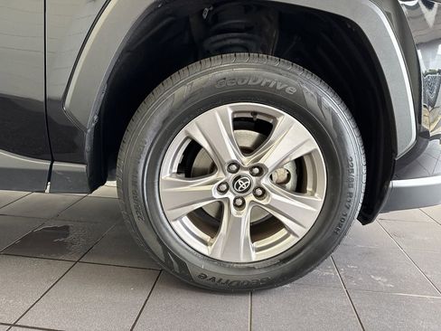 Used 2024 Toyota RAV4 XLE FWD image 30