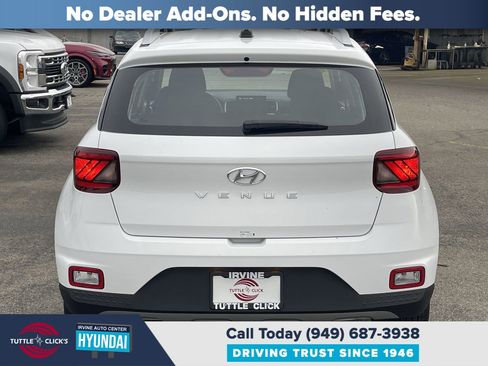 Certified 2025 Hyundai Venue SEL image 5