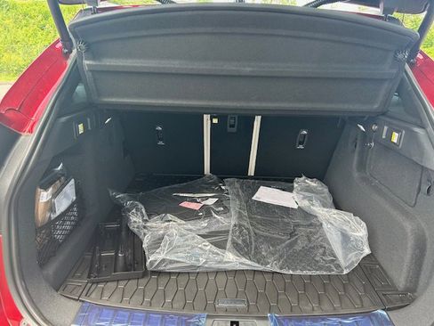 Used 2026 Jaguar F-PACE R-Dynamic S image 12