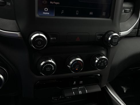 Used 2022 RAM 1500 Big Horn AWD/4WD image 18