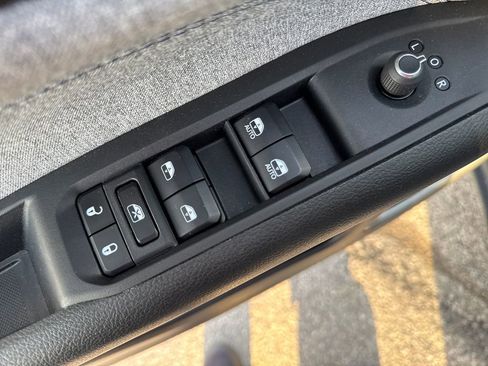 Certified 2023 Jeep Compass Latitude image 13