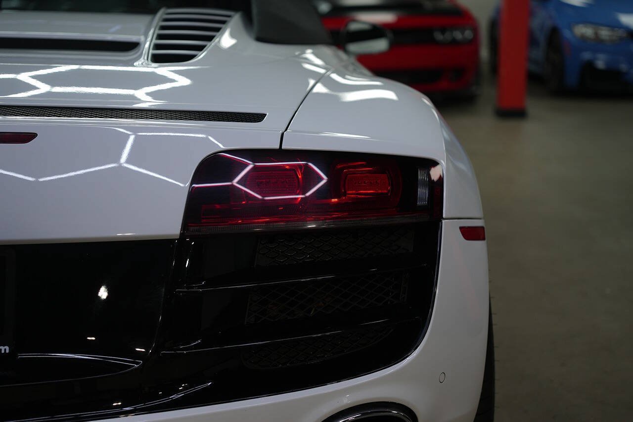 Used 2011 Audi R8 V10 AWD/4WD image 9