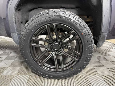 Certified 2025 GMC Sierra 1500 SLT image 34