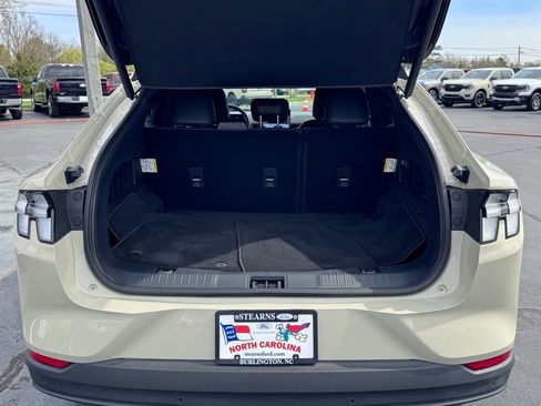 Used 2025 Ford Mustang Mach-E Premium image 40