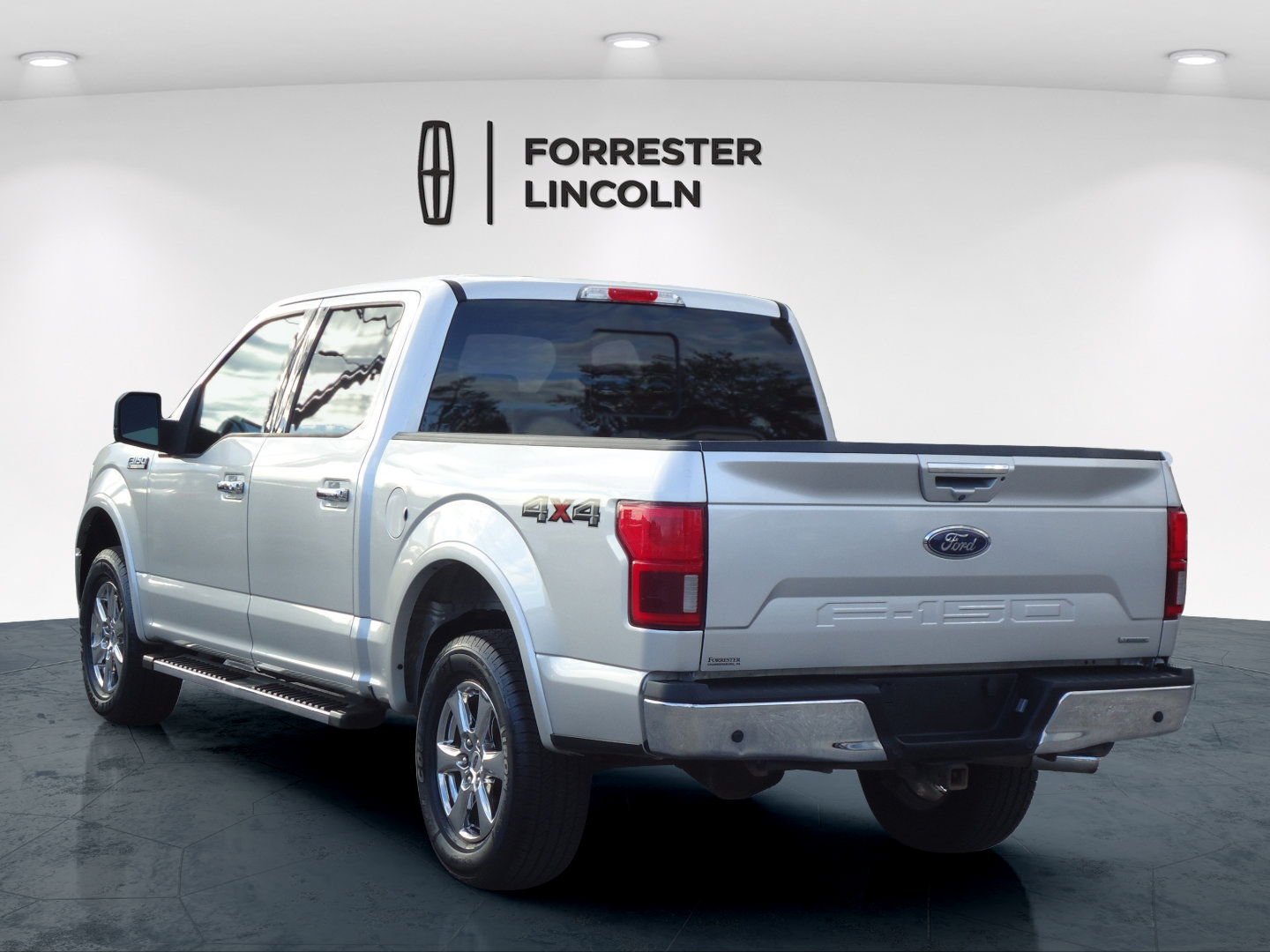 Used 2019 Ford F150 Lariat w/ Equipment Group 502A Luxury AWD/4WD image 5
