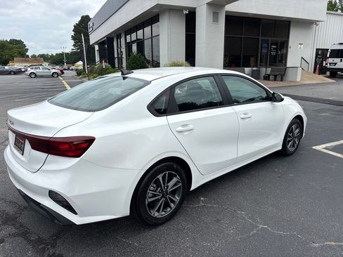 Used 2024 Kia Forte LXS w/ LXS Technology Package FWD image 3