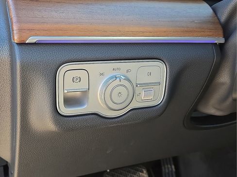 Used 2025 Mercedes-Benz GLE 350 4MATIC image 25