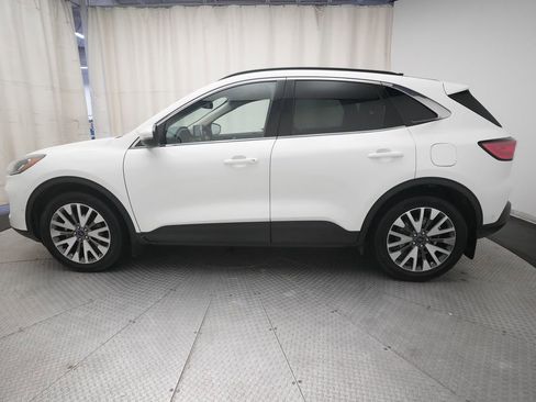 Used 2020 Ford Escape Titanium AWD/4WD image 24