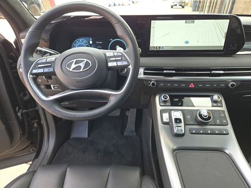 Used 2024 Hyundai Palisade Calligraphy image 10