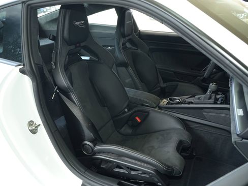 Used 2026 Porsche 911 Targa 4 RWD image 14
