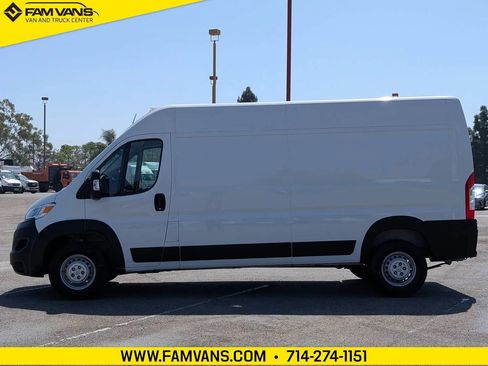 Used 2024 RAM ProMaster 2500 w/ Safety Group FWD image 4
