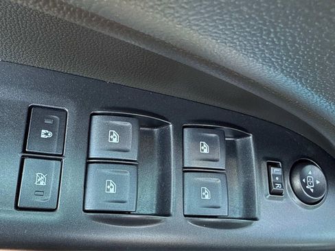 Used 2022 Chevrolet Colorado LT image 17