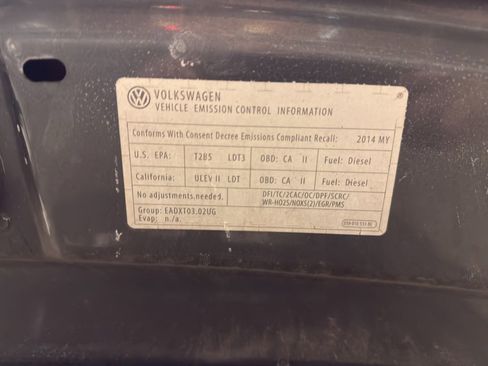 Used 2014 Volkswagen Touareg TDI image 30