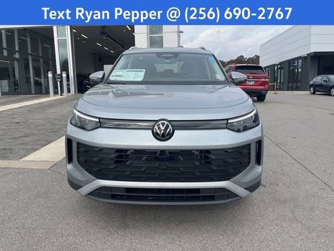 New 2026 Volkswagen Tiguan SE image 2