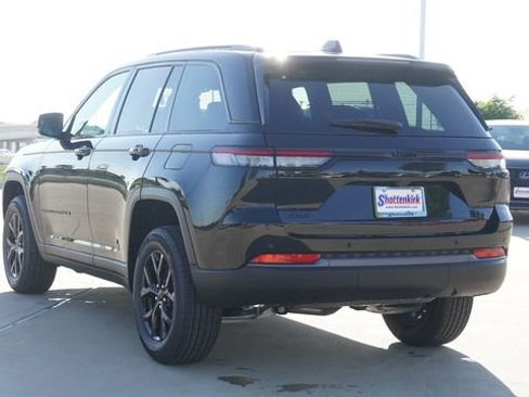 New 2026 Jeep Grand Cherokee Altitude AWD/4WD image 7