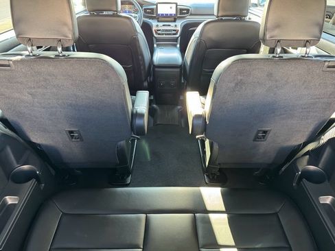 Certified 2024 Ford Explorer XLT w/ Equipment Group 202A AWD/4WD image 8