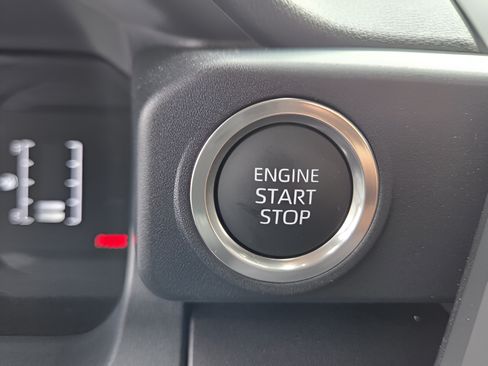 Used 2025 Toyota 4Runner SR5 AWD/4WD image 22