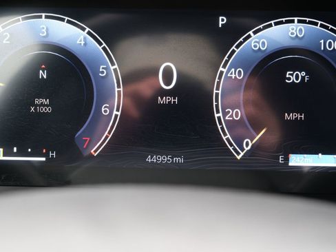 Used 2024 Jeep Grand Cherokee Altitude AWD/4WD image 4