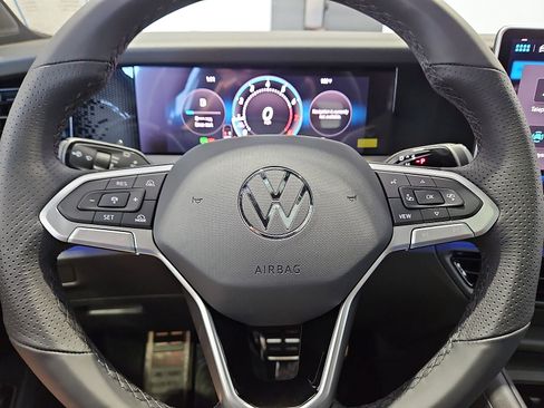 New 2026 Volkswagen Tiguan SE R-Line FWD image 22