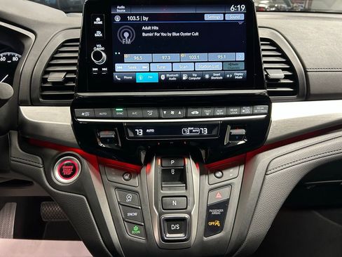 Used 2025 Honda Odyssey Sport-L image 17