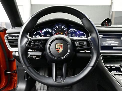 Used 2022 Porsche Panamera 4 Platinum Edition image 8