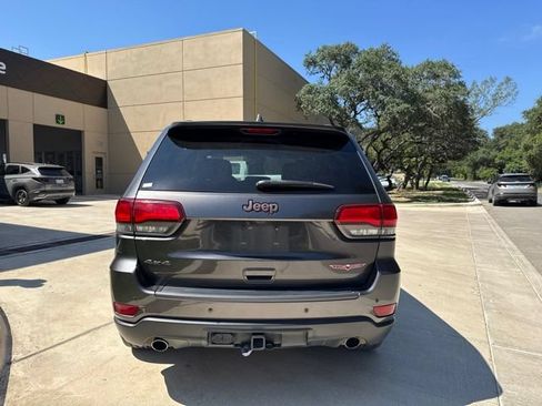 Used 2017 Jeep Grand Cherokee Trailhawk w/ Jeep Active Safety Group AWD/4WD image 3