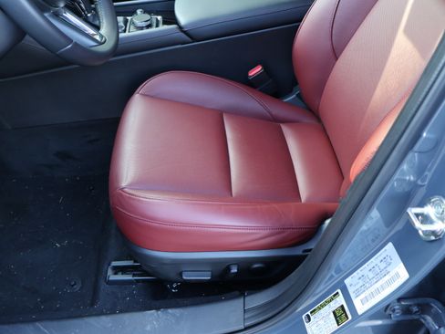 Certified 2025 MAZDA MAZDA3 Carbon image 38