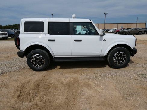 New 2026 Ford Bronco Outer Banks AWD/4WD image 4
