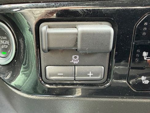 Used 2025 Chevrolet Silverado 2500 High Country w/ Technology Package image 31