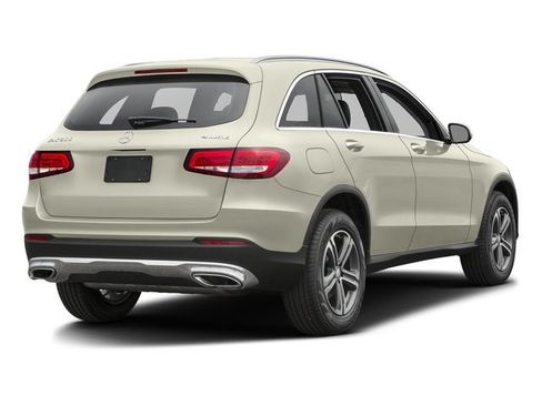 Used 2017 Mercedes-Benz GLC 300 4MATIC image 2