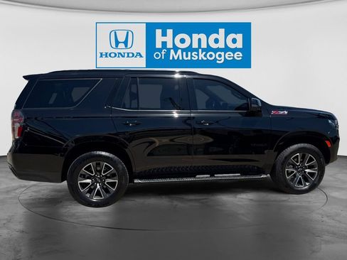 Used 2022 Chevrolet Tahoe Z71 w/ Luxury Package AWD/4WD image 7
