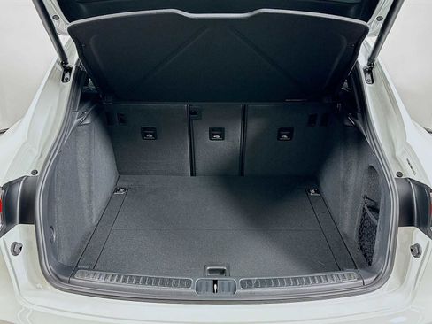 New 2026 Porsche Macan AWD/4WD image 27