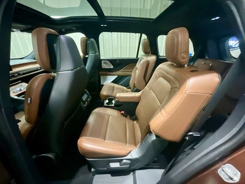 Used 2020 Lincoln Aviator Reserve w/ Equipment Group 201A RWD image 12