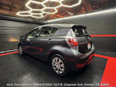 Used 2014 Toyota Prius C Three image 4