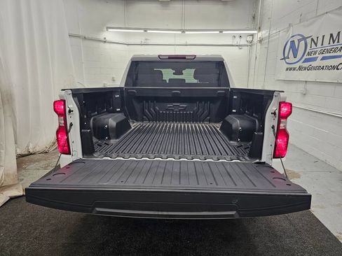 Used 2023 Chevrolet Silverado 1500 LT AWD/4WD image 12