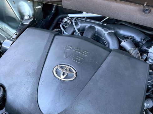 Used 2019 Toyota Highlander XLE image 35