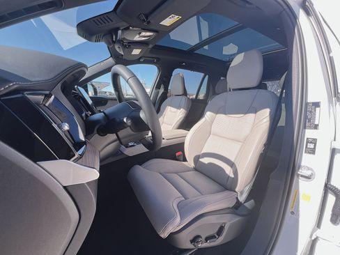 New 2026 Volvo XC90 T8 Ultra w/ Protection Package Premier AWD/4WD image 13